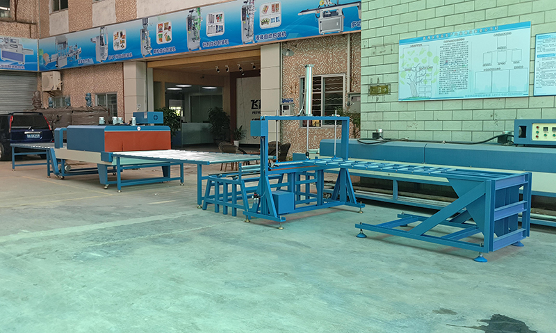 飛越機(jī)械木門熱收縮包裝機(jī)生產(chǎn)線圖0002 飛越機(jī)械木門熱收縮包裝機(jī)生產(chǎn)線圖0002